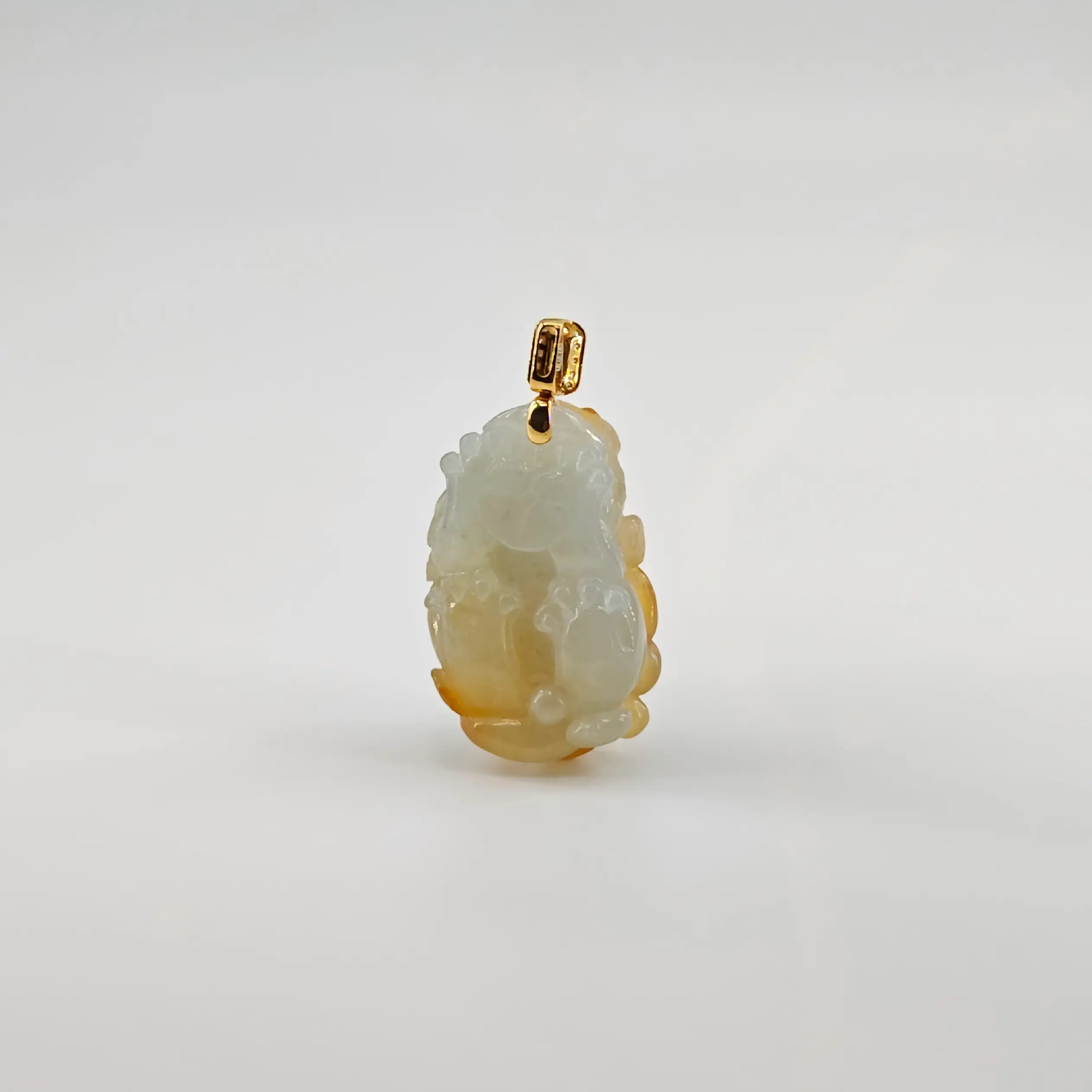 缅甸冰黄貔貅翡翠吊坠